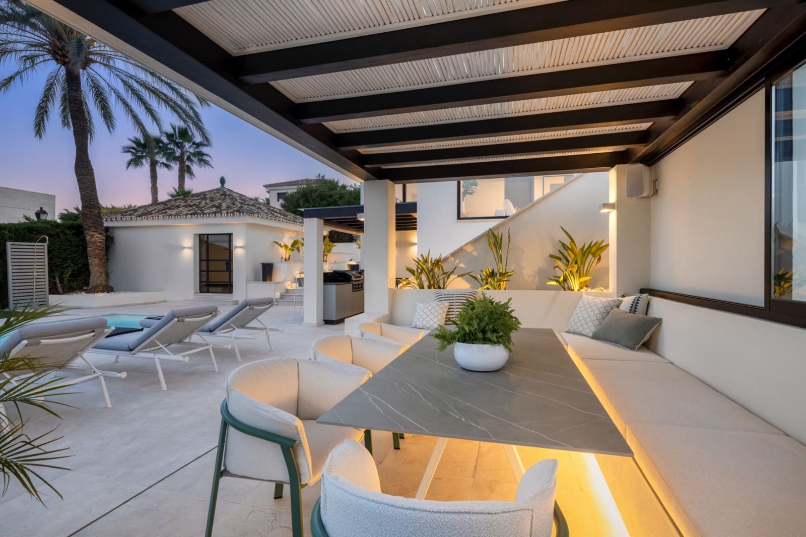 5 sypialnia Willa do wynajęcia w Marbella z basenem garażem - 3 700 € (Ref: 10041794)