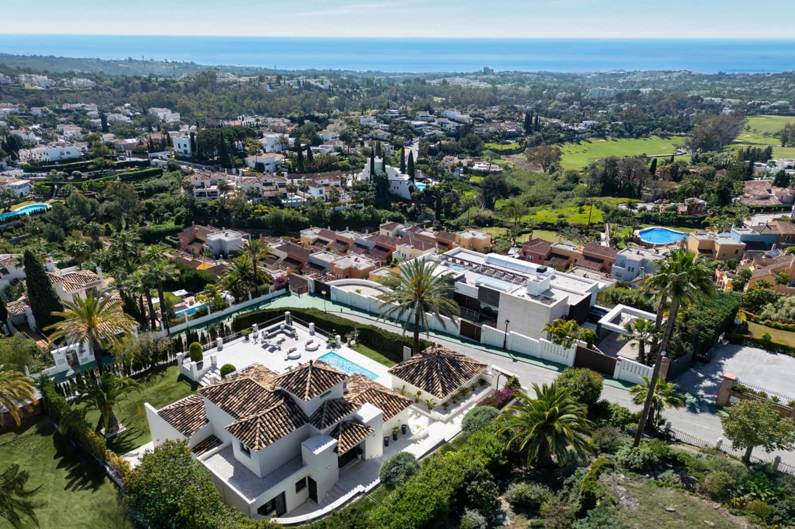 5 sypialnia Willa do wynajęcia w Marbella z basenem garażem - 3 700 € (Ref: 10041794)