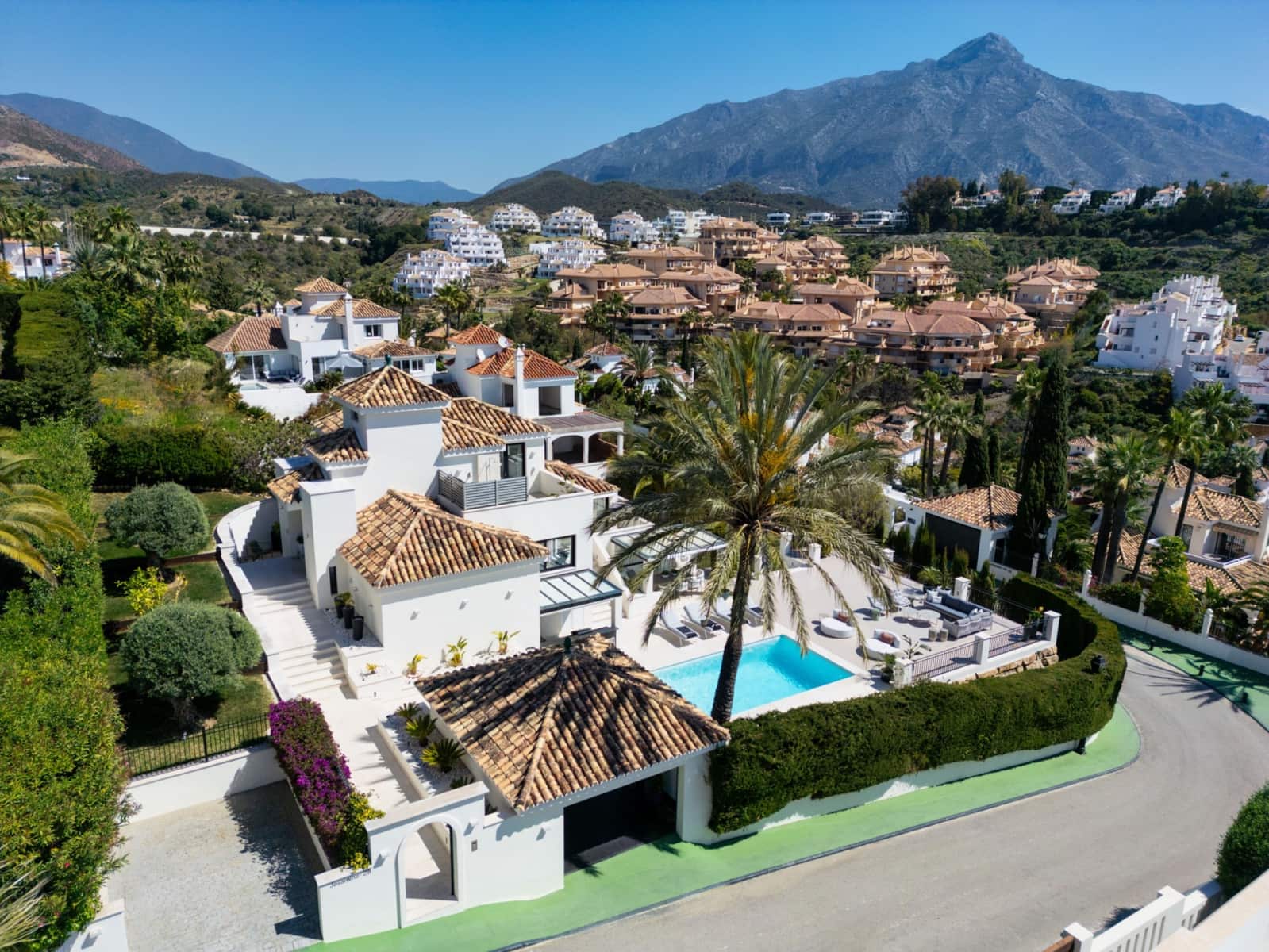 5 sypialnia Willa do wynajęcia w Marbella z basenem garażem - 3 700 € (Ref: 10041794)