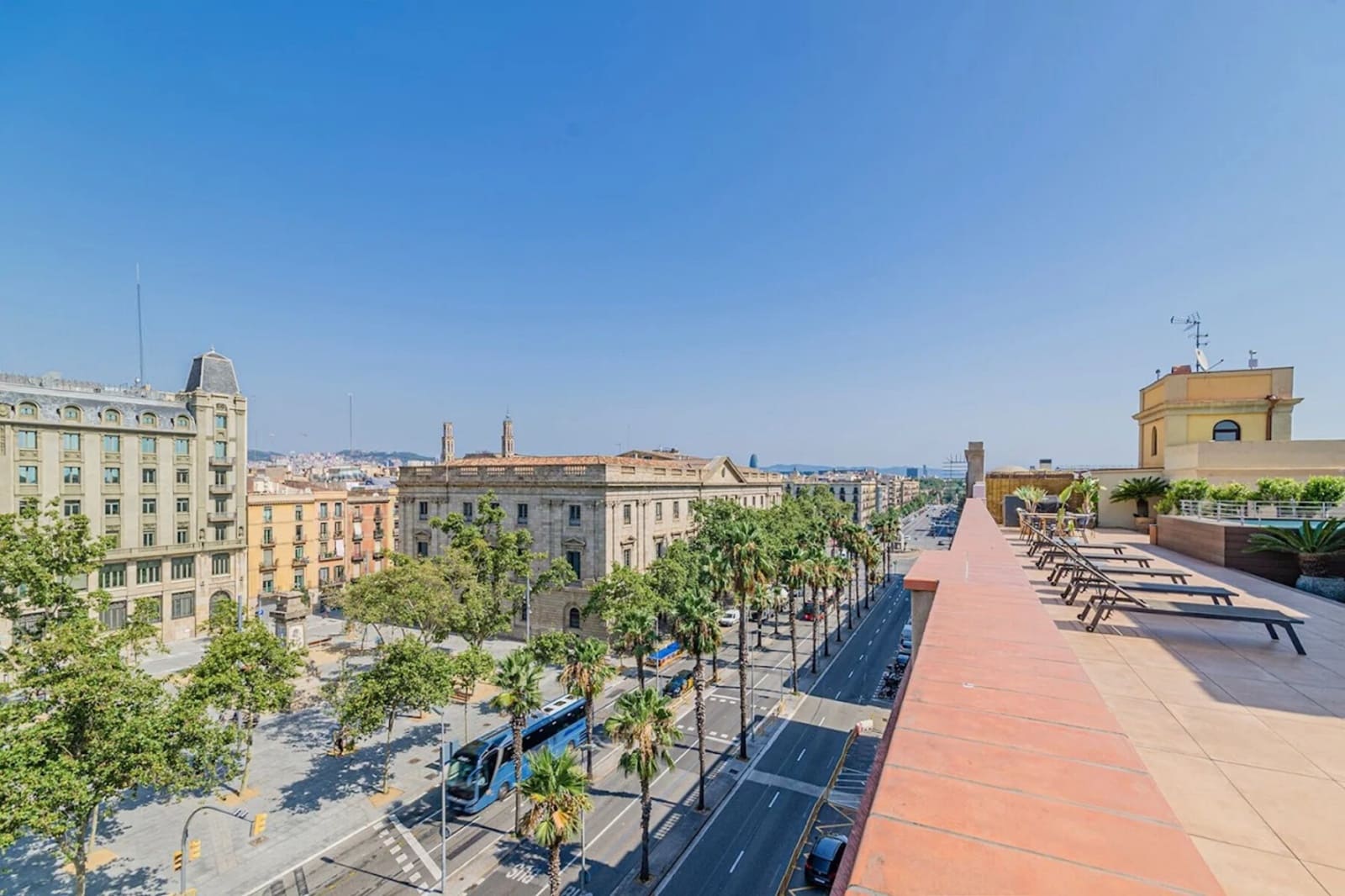 2 soverom Leilighet til leie i Barcelona by med svømmebasseng - € 1 700 (Ref: 10042080)