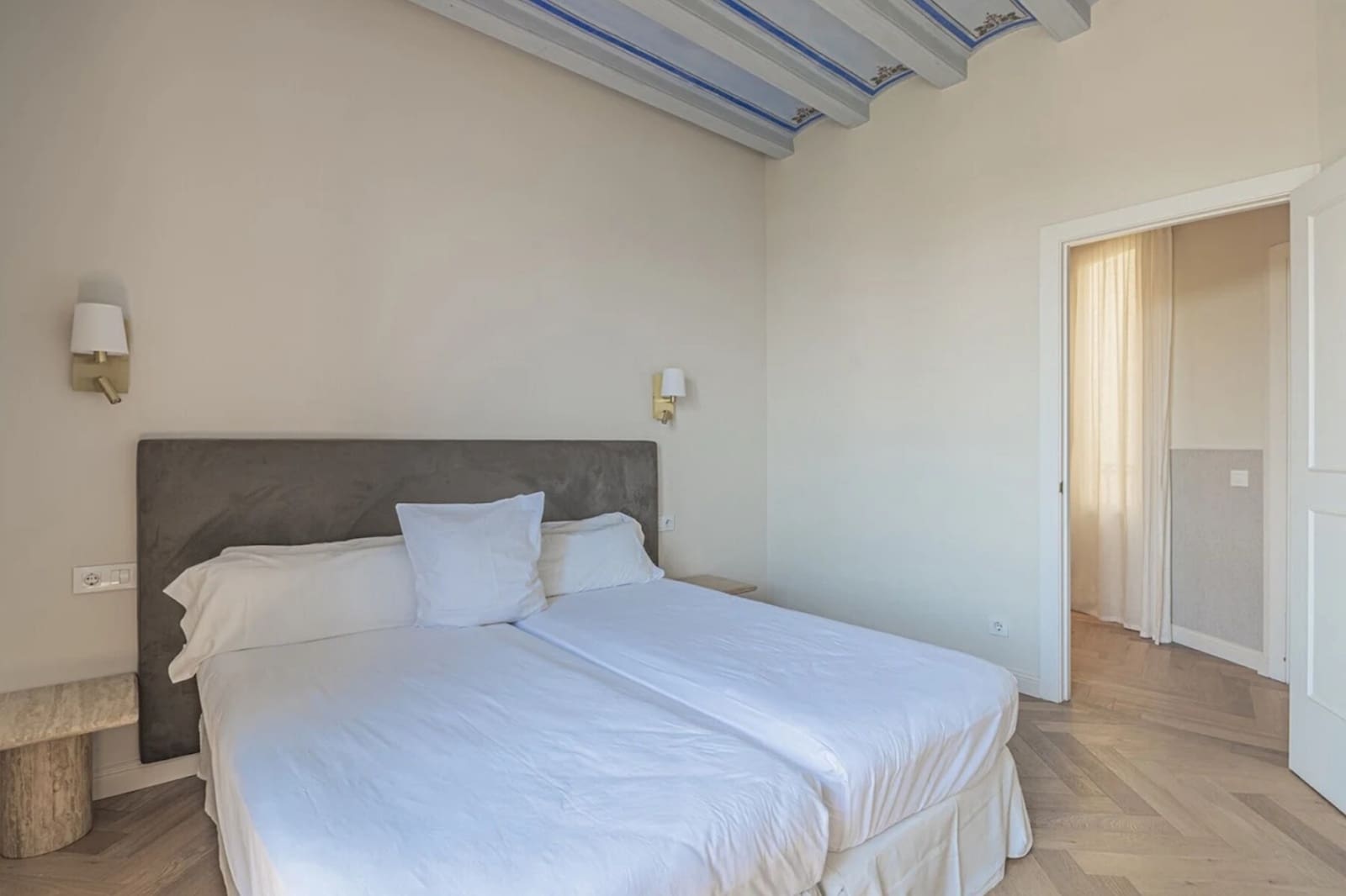 2 soverom Leilighet til leie i Barcelona by med svømmebasseng - € 1 700 (Ref: 10042080)