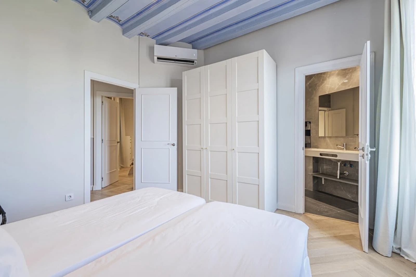2 soverom Leilighet til leie i Barcelona by med svømmebasseng - € 1 700 (Ref: 10042080)
