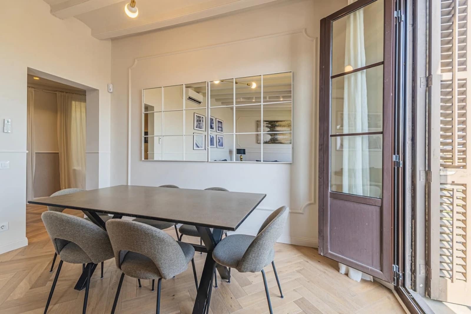 2 soverom Leilighet til leie i Barcelona by med svømmebasseng - € 1 700 (Ref: 10042080)