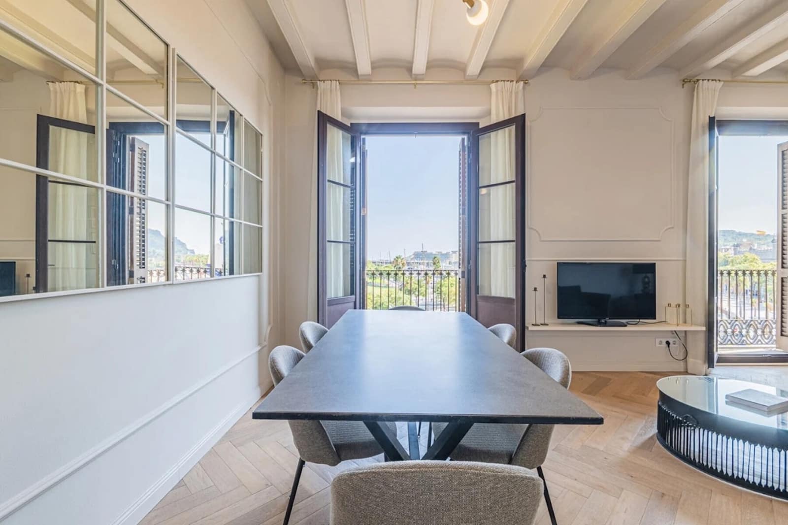 2 soverom Leilighet til leie i Barcelona by med svømmebasseng - € 1 700 (Ref: 10042080)