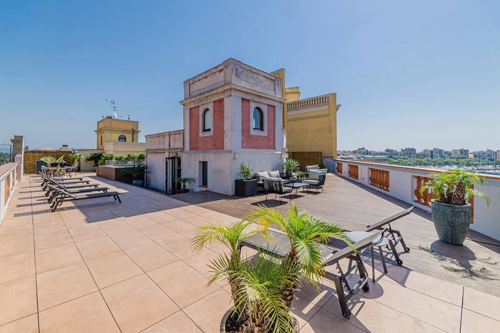 2 soverom Leilighet til leie i Barcelona by med svømmebasseng - € 1 700 (Ref: 10042080)