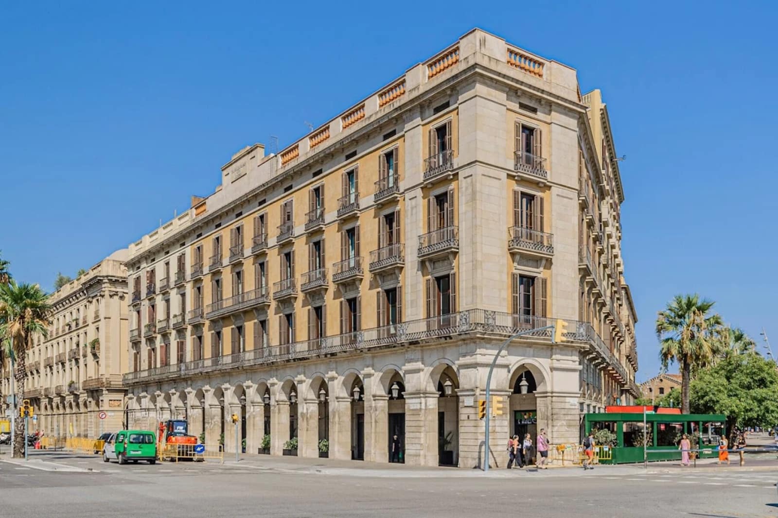 2 soverom Leilighet til leie i Barcelona by med svømmebasseng - € 1 700 (Ref: 10042080)