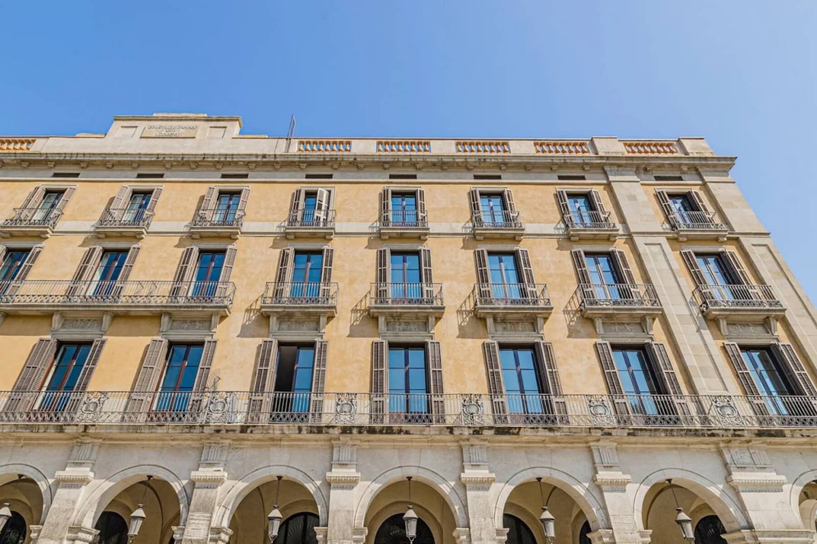 2 soverom Leilighet til leie i Barcelona by med svømmebasseng - € 1 700 (Ref: 10042080)
