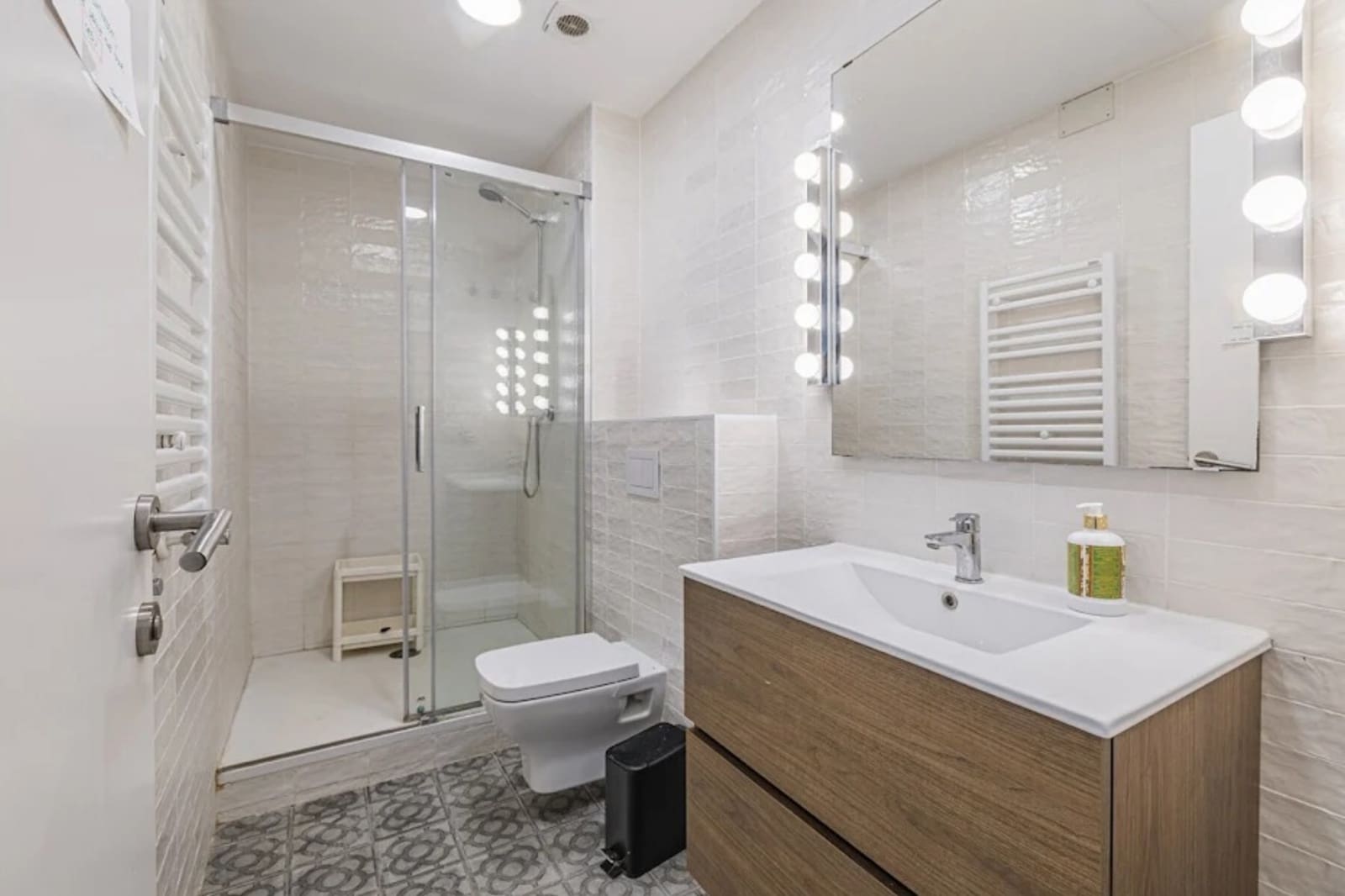 3 soverom Leilighet til leie i Barcelona by - € 1 700 (Ref: 10042171)