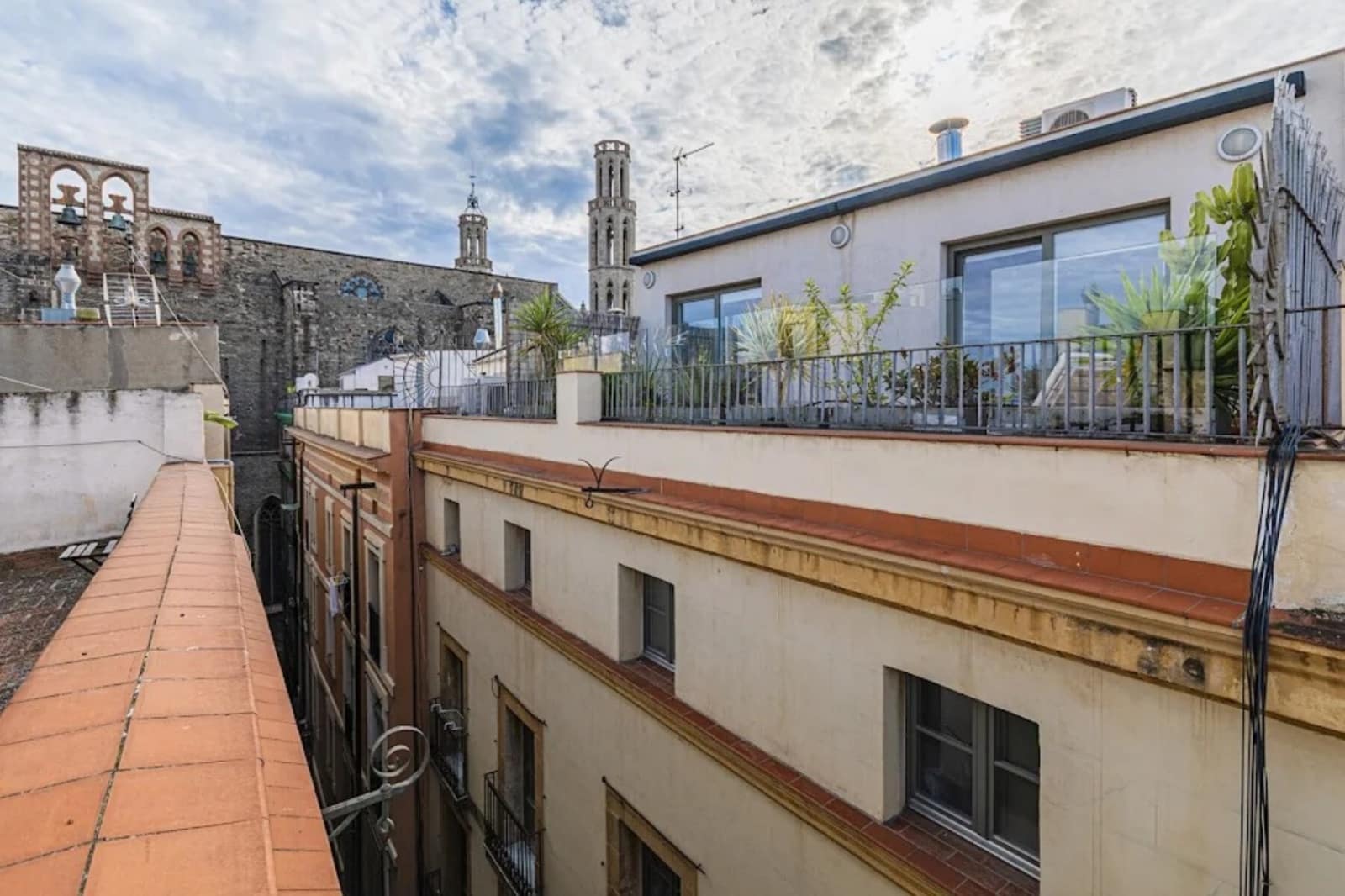 3 soverom Leilighet til leie i Barcelona by - € 1 700 (Ref: 10042171)
