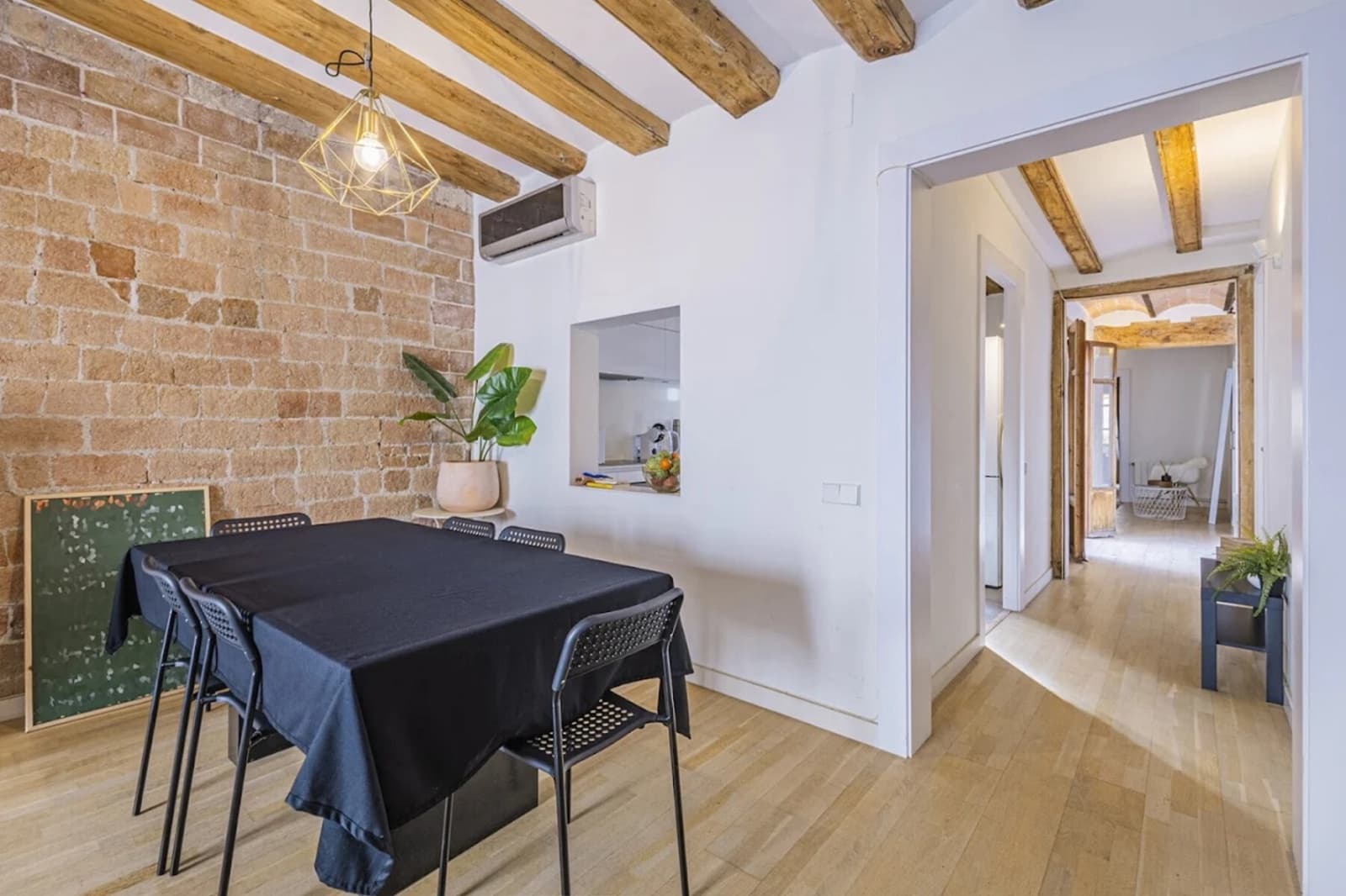 3 soverom Leilighet til leie i Barcelona by - € 1 700 (Ref: 10042171)