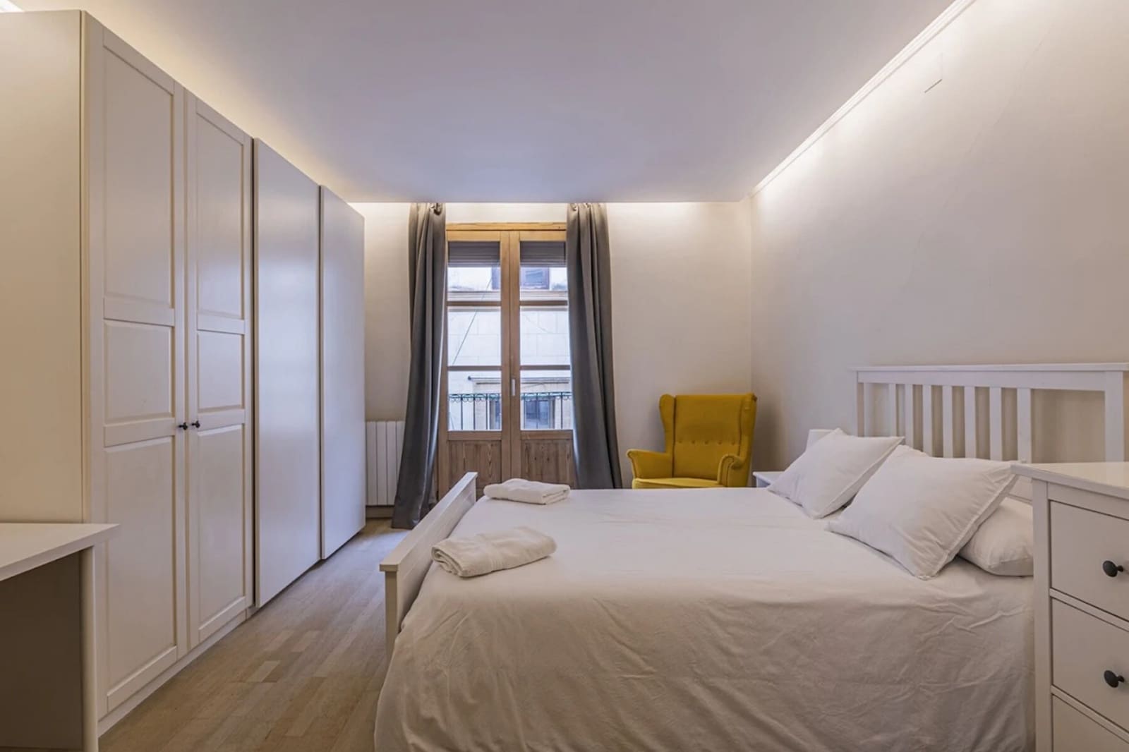3 soverom Leilighet til leie i Barcelona by - € 1 700 (Ref: 10042171)