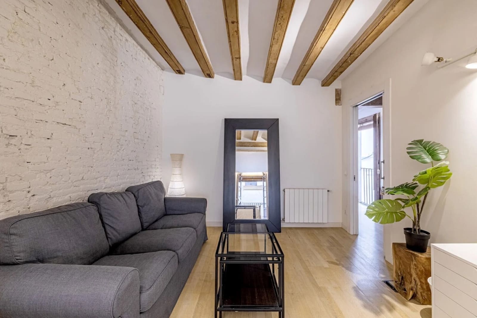 3 soverom Leilighet til leie i Barcelona by - € 1 700 (Ref: 10042171)