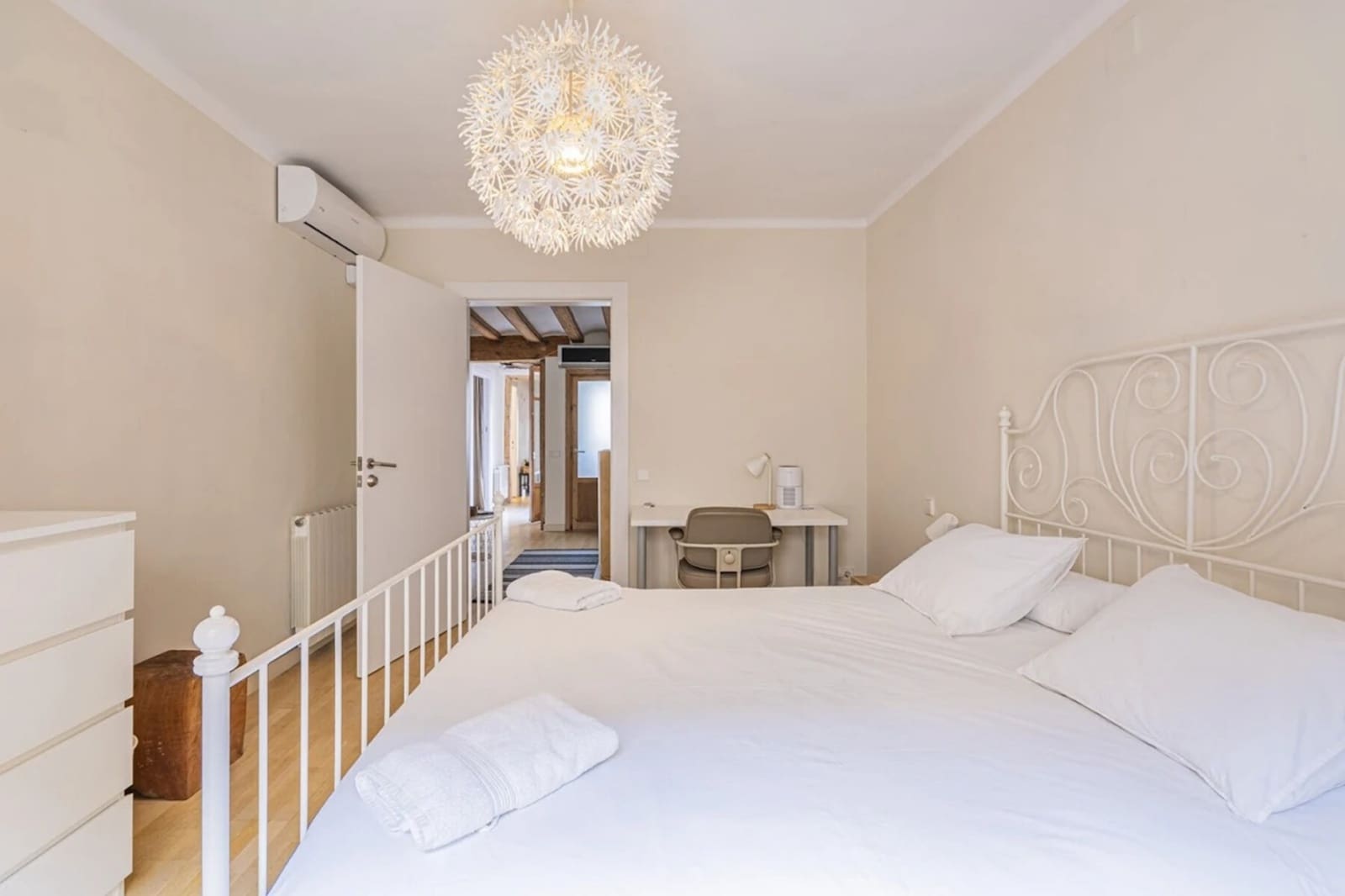 3 soverom Leilighet til leie i Barcelona by - € 1 700 (Ref: 10042171)