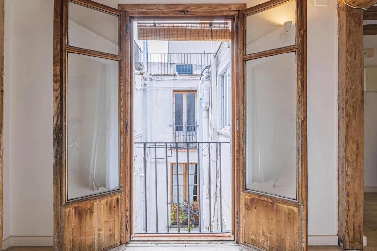 3 soverom Leilighet til leie i Barcelona by - € 1 700 (Ref: 10042171)