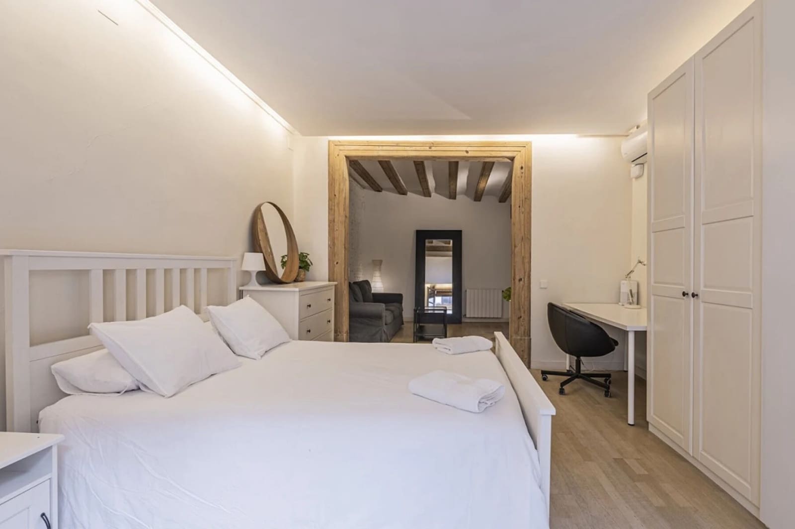3 soverom Leilighet til leie i Barcelona by - € 1 700 (Ref: 10042171)