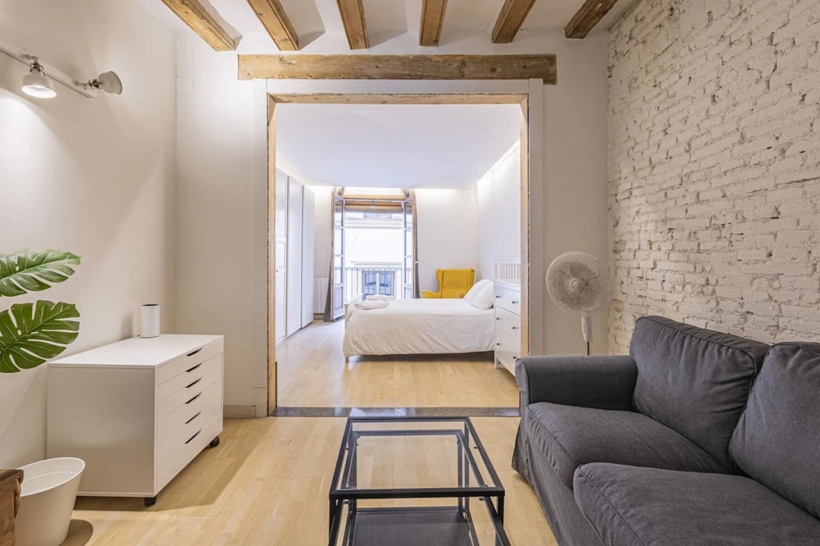 3 soverom Leilighet til leie i Barcelona by - € 1 700 (Ref: 10042171)
