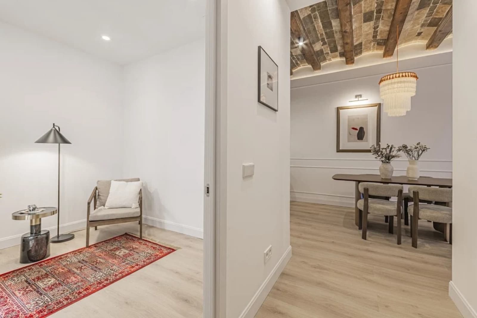3 soverom Leilighet til leie i Barcelona by - € 1 400 (Ref: 10042185)
