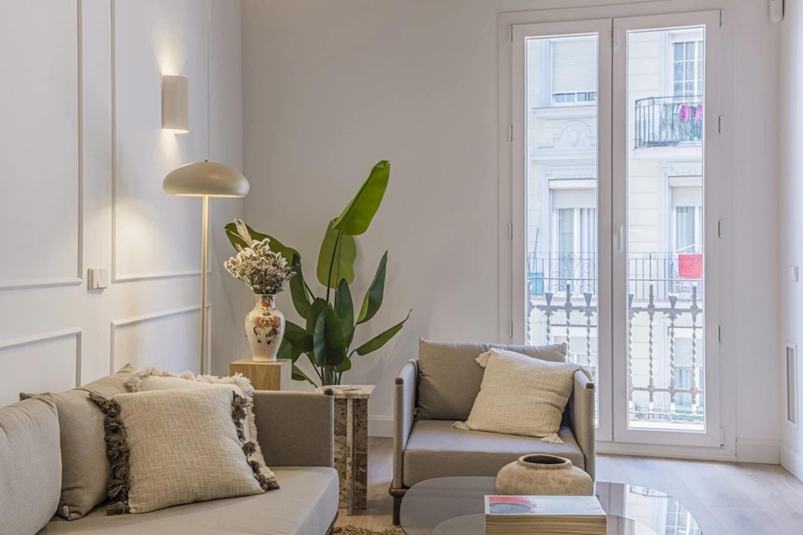 3 soverom Leilighet til leie i Barcelona by - € 1 400 (Ref: 10042185)