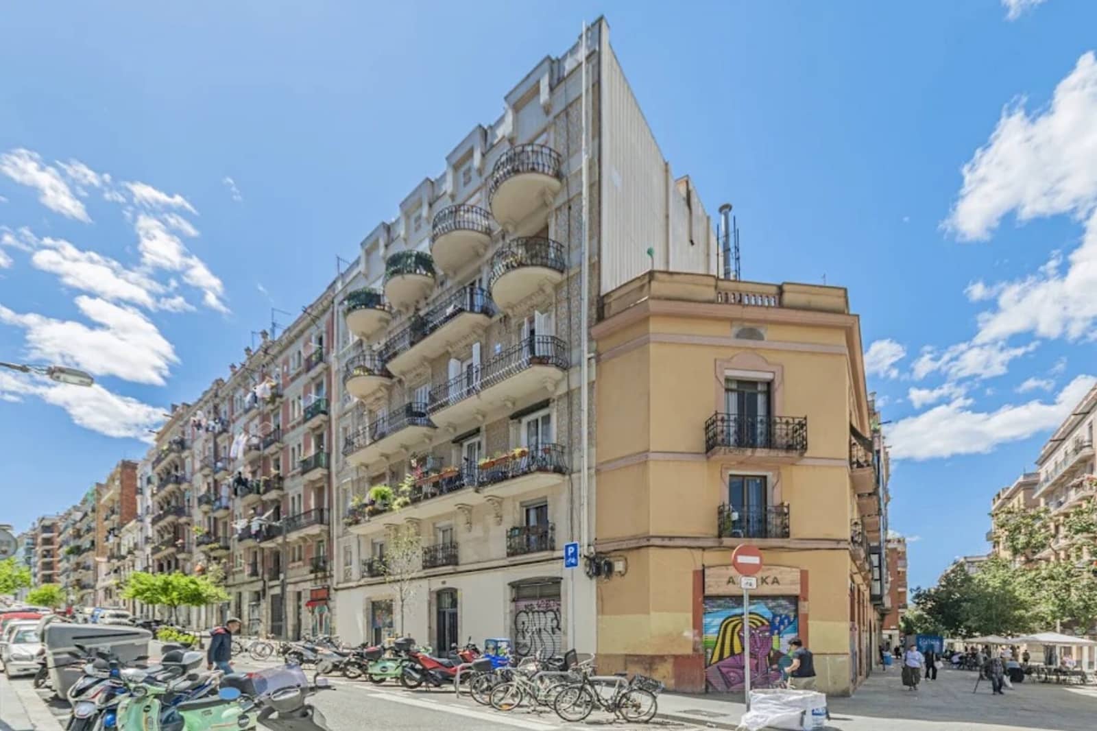 3 soverom Leilighet til leie i Barcelona by - € 1 400 (Ref: 10042185)