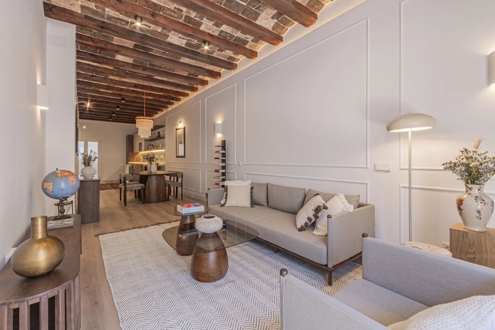 3 soverom Leilighet til leie i Barcelona by - € 1 400 (Ref: 10042185)