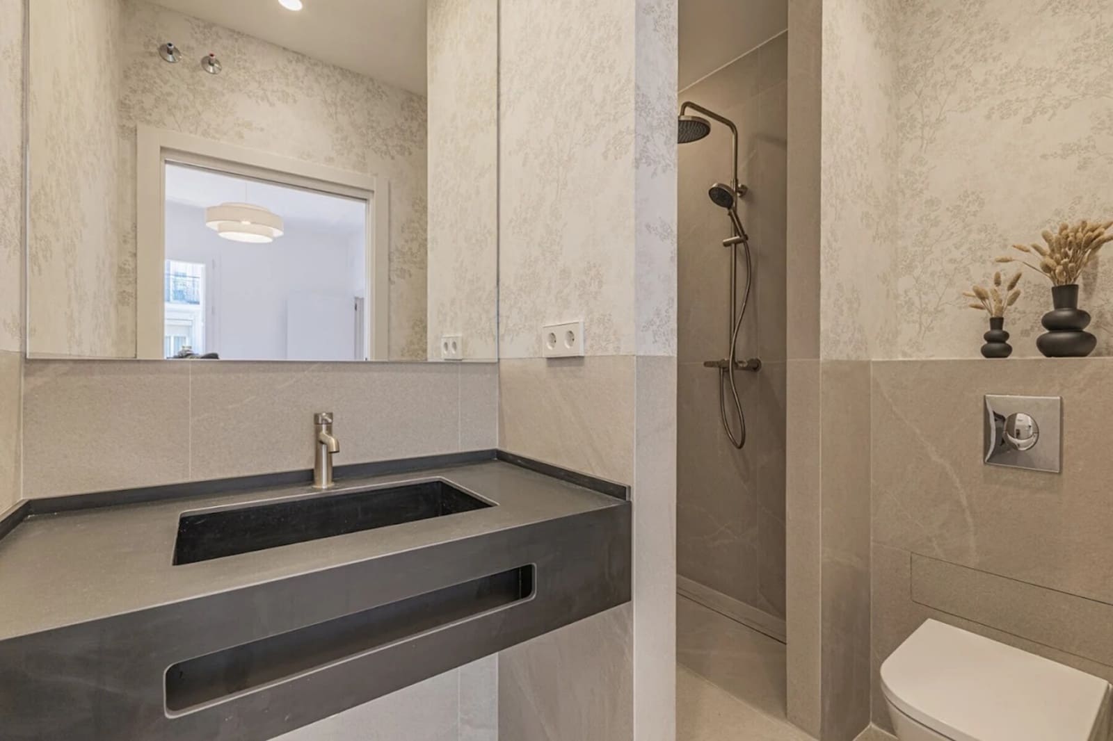 3 soverom Leilighet til leie i Barcelona by - € 1 400 (Ref: 10042185)