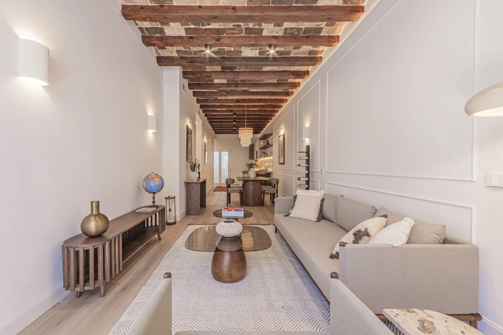 3 soverom Leilighet til leie i Barcelona by - € 1 400 (Ref: 10042185)
