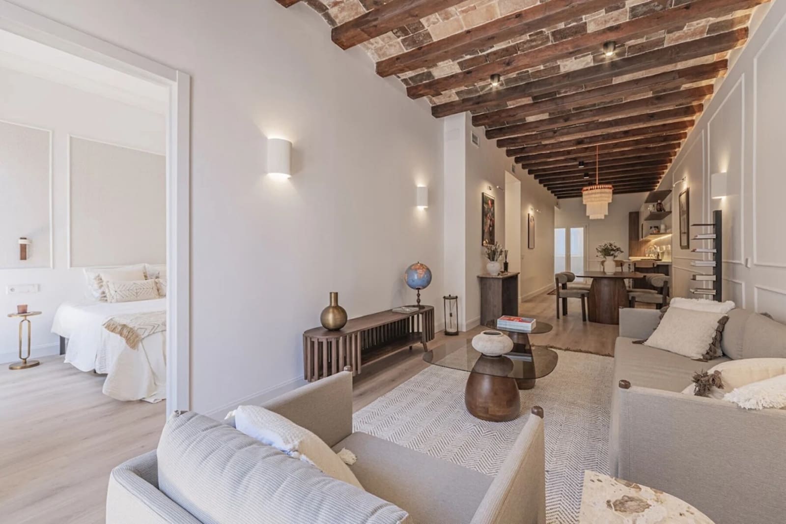 3 soverom Leilighet til leie i Barcelona by - € 1 400 (Ref: 10042185)