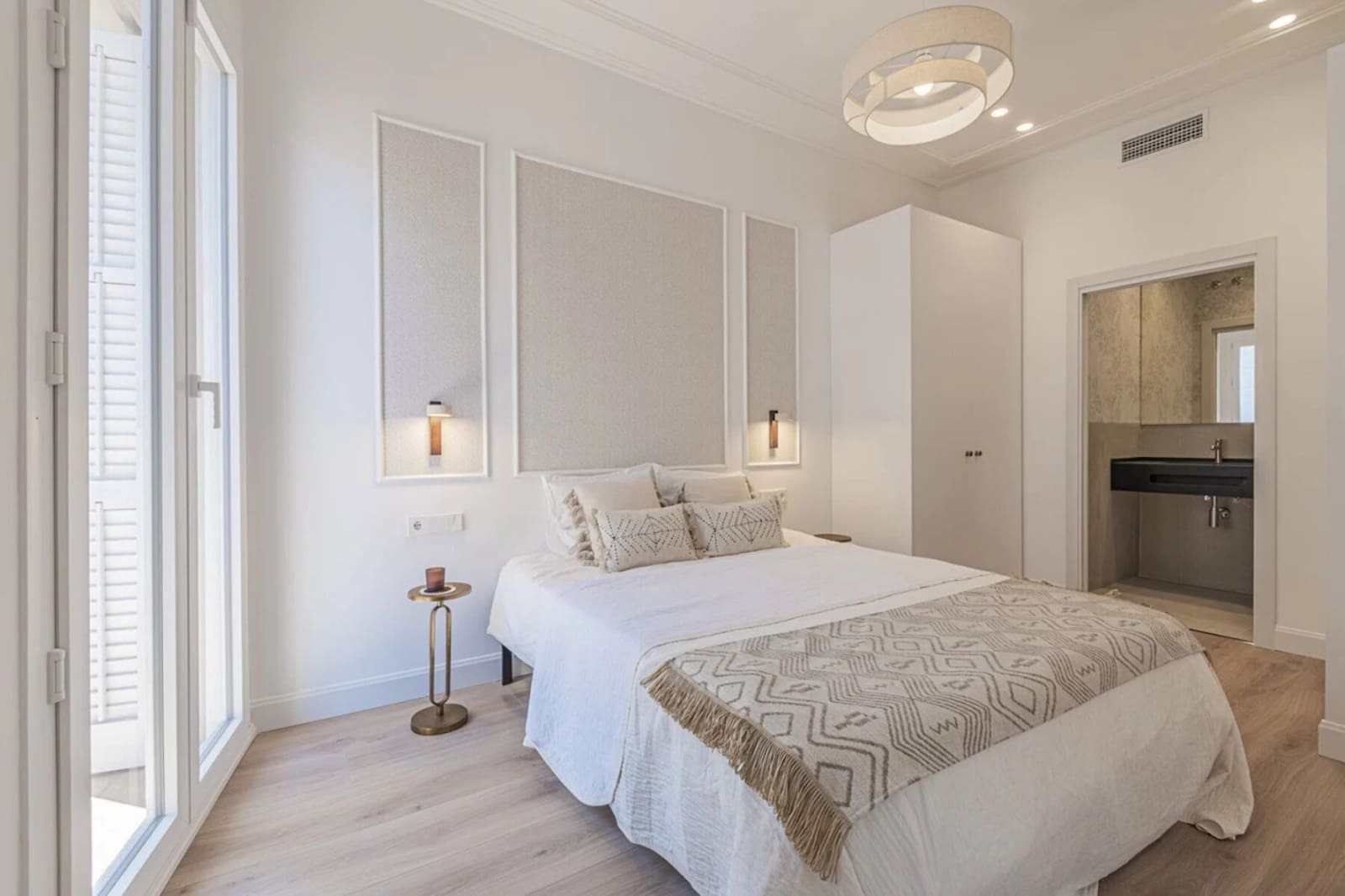 3 soverom Leilighet til leie i Barcelona by - € 1 400 (Ref: 10042185)