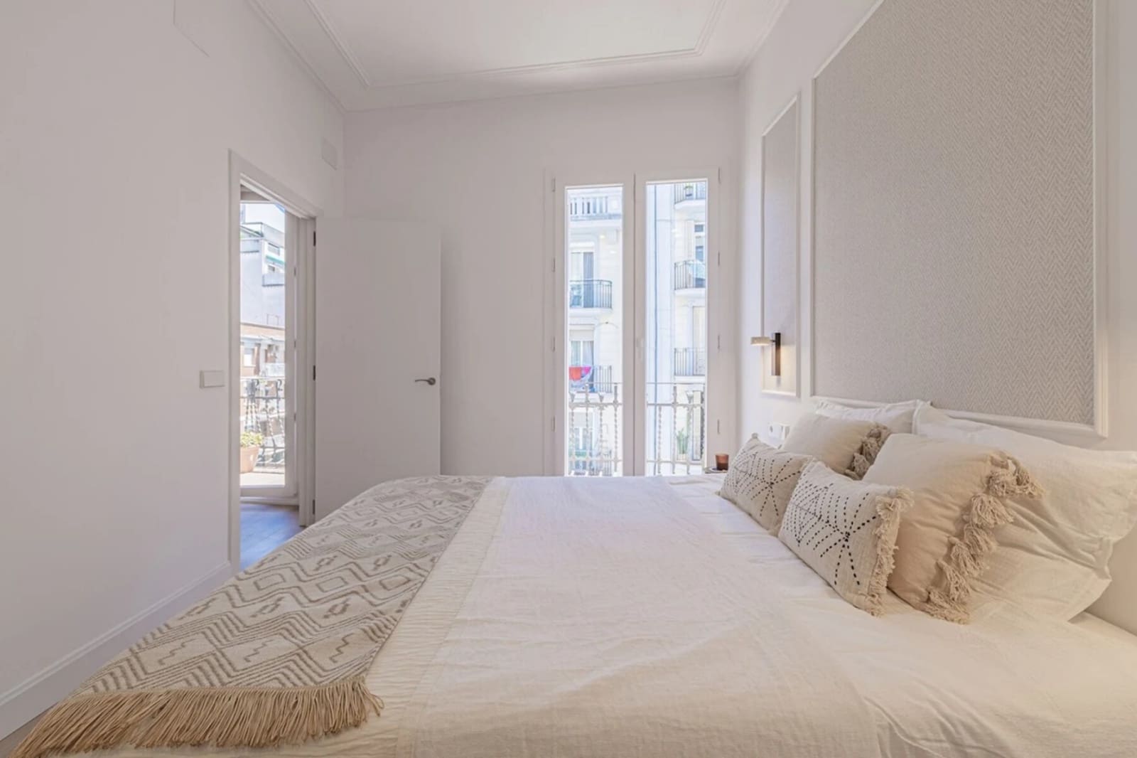 3 soverom Leilighet til leie i Barcelona by - € 1 400 (Ref: 10042185)