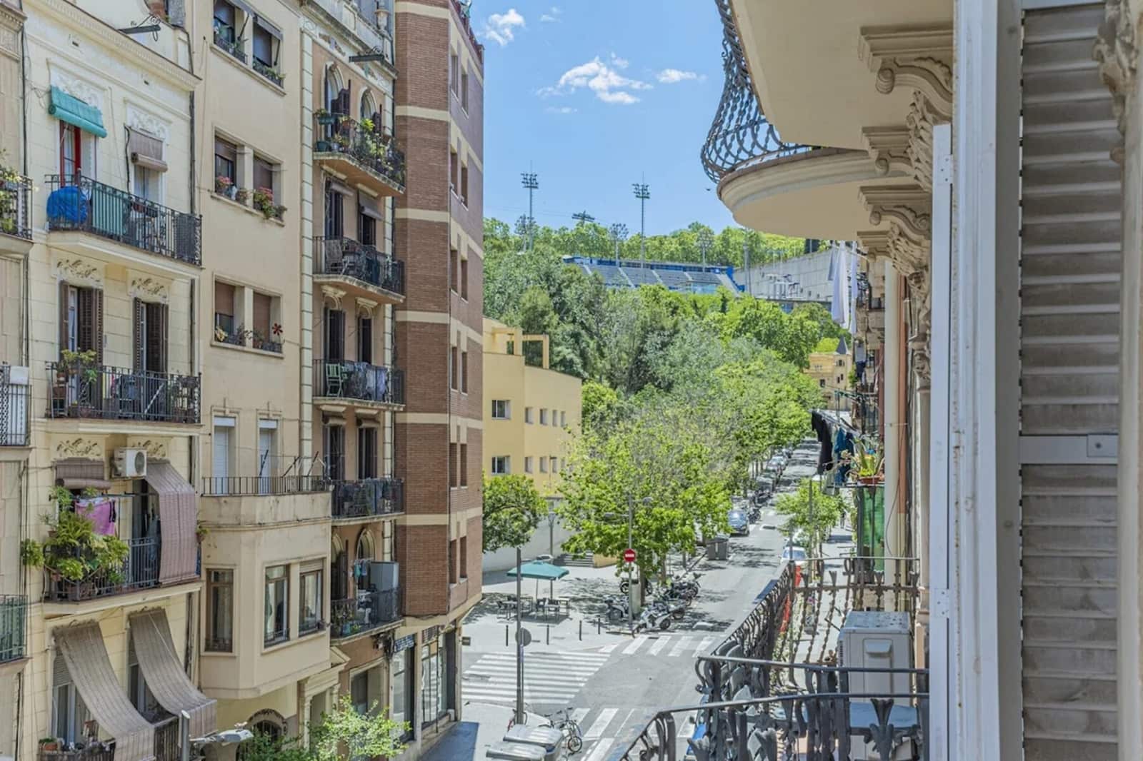 3 soverom Leilighet til leie i Barcelona by - € 1 400 (Ref: 10042185)