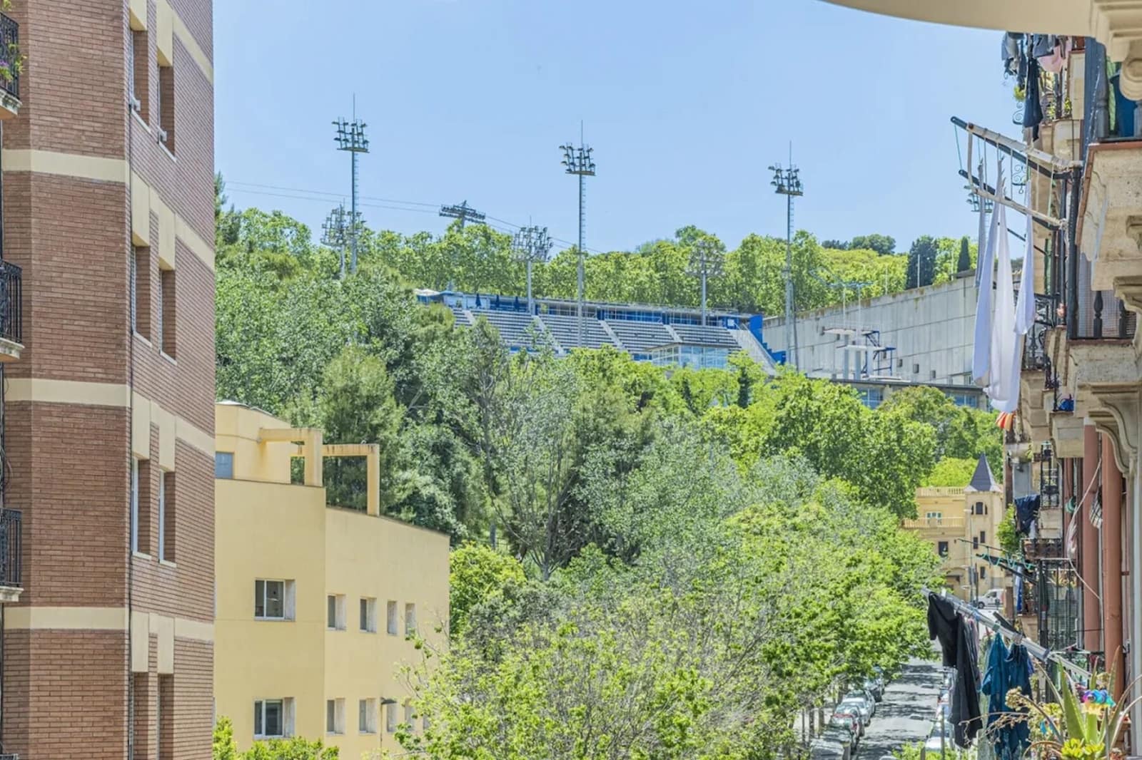 3 soverom Leilighet til leie i Barcelona by - € 1 400 (Ref: 10042185)