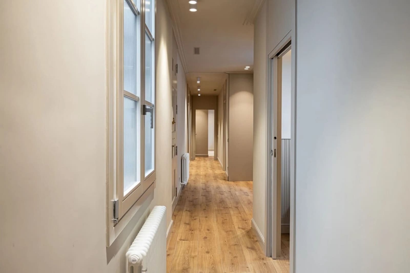 4 soverom Leilighet til leie i Barcelona by - € 1 900 (Ref: 10042186)