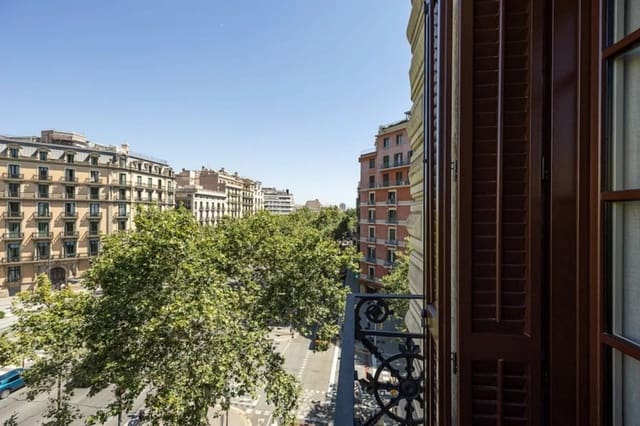 4 sovrum Lägenhet att hyra i Barcelona stad - 1 900 € (Ref: 10042186)
