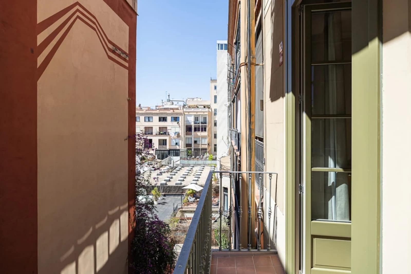 4 soverom Leilighet til leie i Barcelona by - € 1 900 (Ref: 10042186)