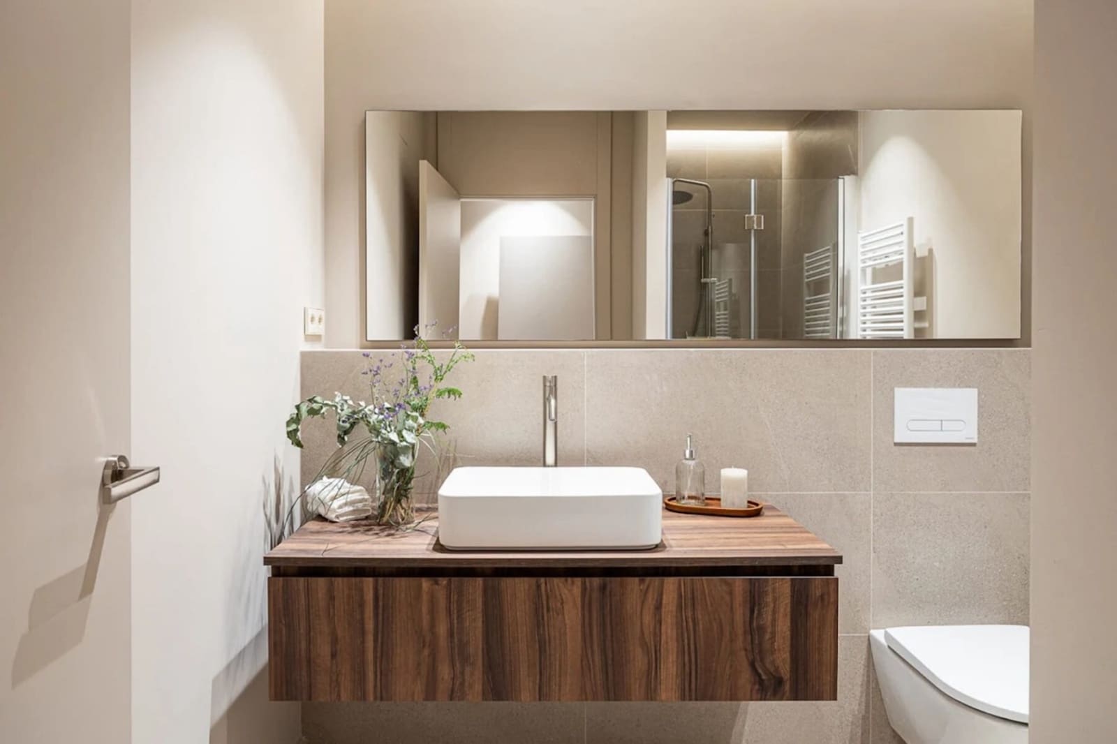 4 soverom Leilighet til leie i Barcelona by - € 1 900 (Ref: 10042186)