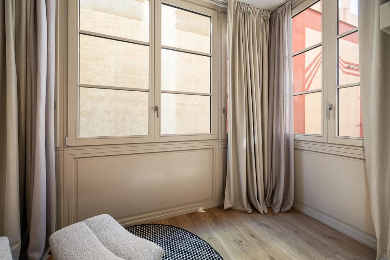 4 soverom Leilighet til leie i Barcelona by - € 1 900 (Ref: 10042186)