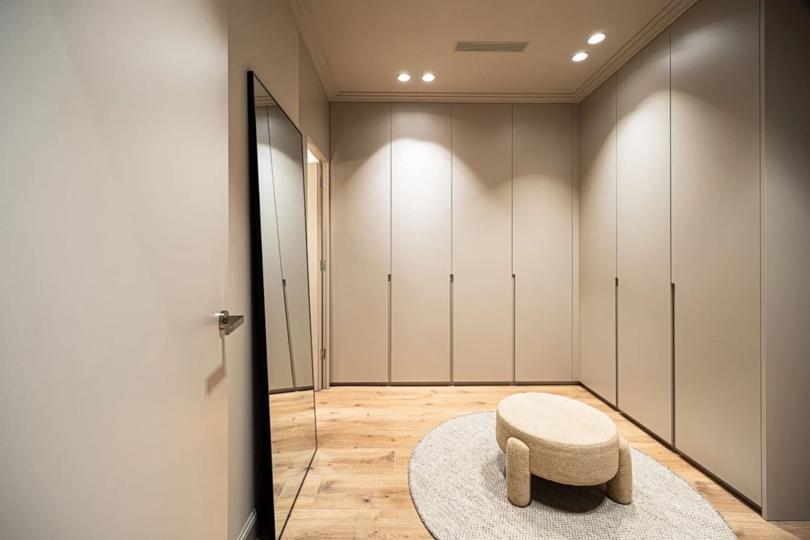 4 soverom Leilighet til leie i Barcelona by - € 1 900 (Ref: 10042186)