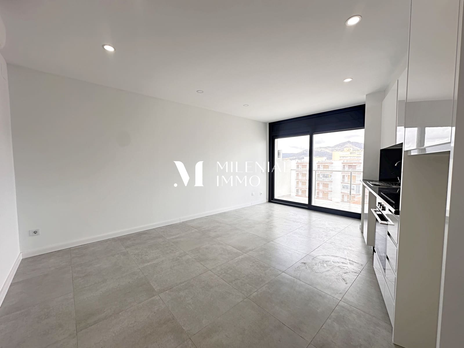 Apartamento de 2 habitaciones en Roses en venta con garaje - 295.000 € (Ref: 10031071)