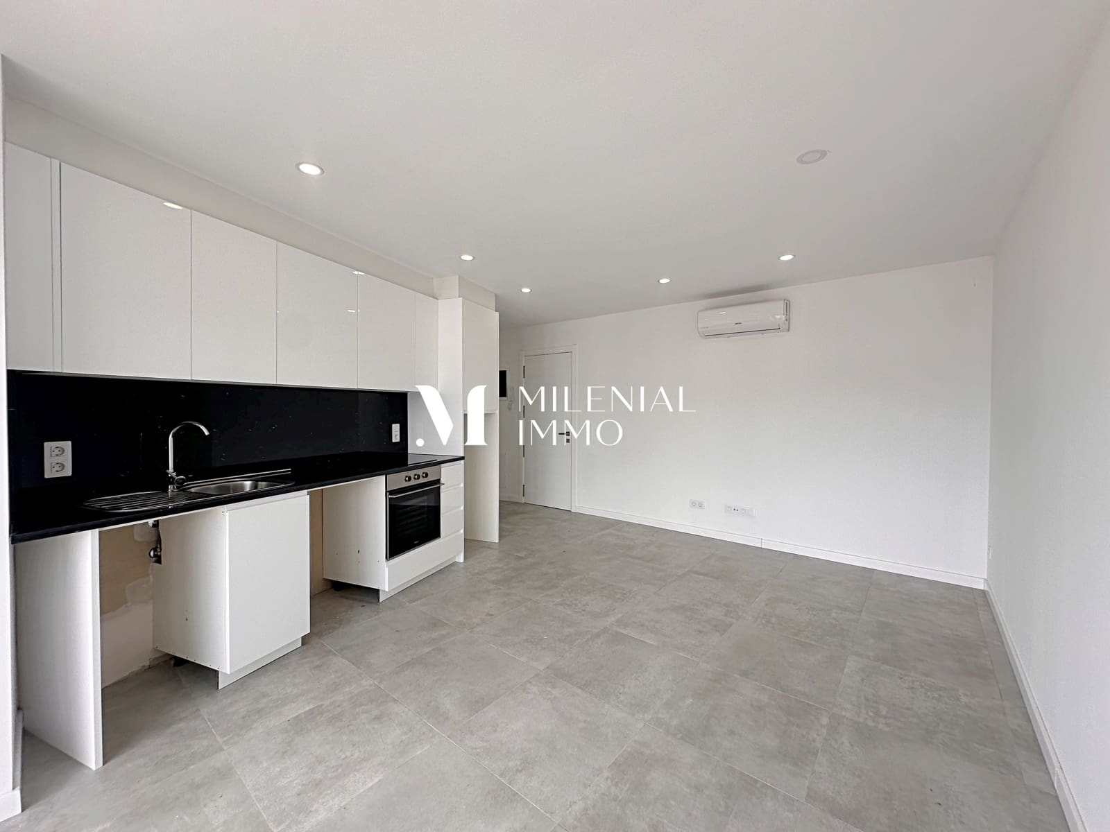 Apartamento de 2 habitaciones en Roses en venta con garaje - 295.000 € (Ref: 10031071)