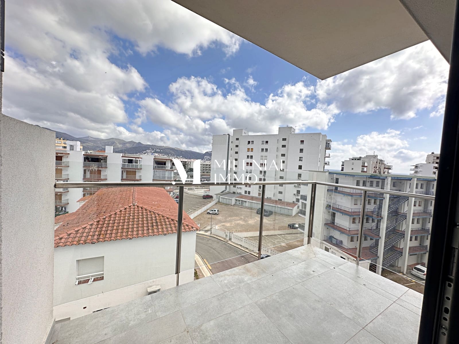 Apartamento de 2 habitaciones en Roses en venta con garaje - 295.000 € (Ref: 10031071)