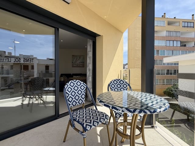 3 bedroom Apartment for sale in Roses with garage - € 520,000 (Ref: 10032458)