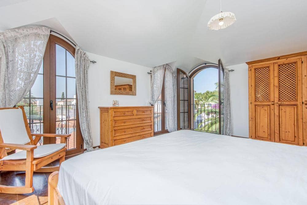 9 camera da letto Villa in vendita in Empuriabrava con piscina garage - 2.870.000 € (Rif: 10033347)