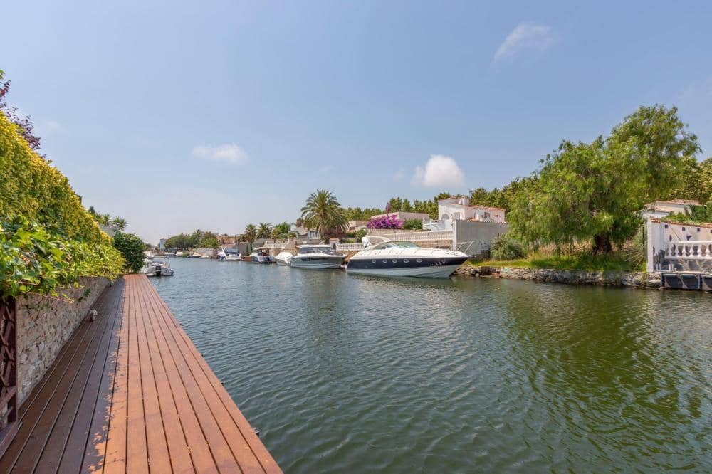 9 camera da letto Villa in vendita in Empuriabrava con piscina garage - 2.870.000 € (Rif: 10033347)