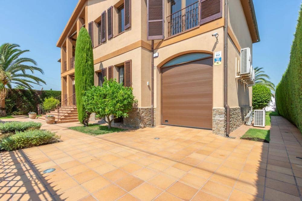 9 camera da letto Villa in vendita in Empuriabrava con piscina garage - 2.870.000 € (Rif: 10033347)