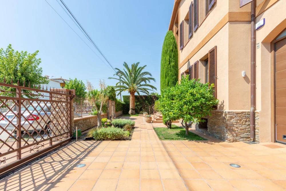 9 camera da letto Villa in vendita in Empuriabrava con piscina garage - 2.870.000 € (Rif: 10033347)