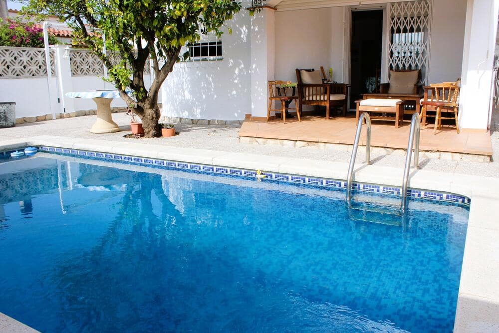 Casa de 3 habitaciones en Empuriabrava en venta con piscina garaje - 367.500 € (Ref: 10033367)