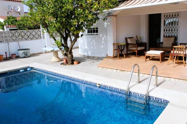 Casa de 3 habitaciones en Empuriabrava, Castelló d'Empúries en venta con piscina garaje - 367.500 € (Ref: 10033367)