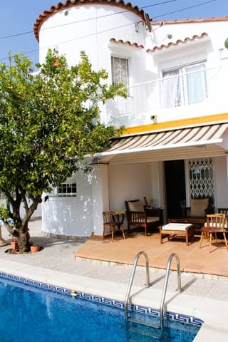 Casa de 3 habitaciones en Empuriabrava, Castelló d'Empúries en venta con piscina garaje - 367.500 € (Ref: 10033367)