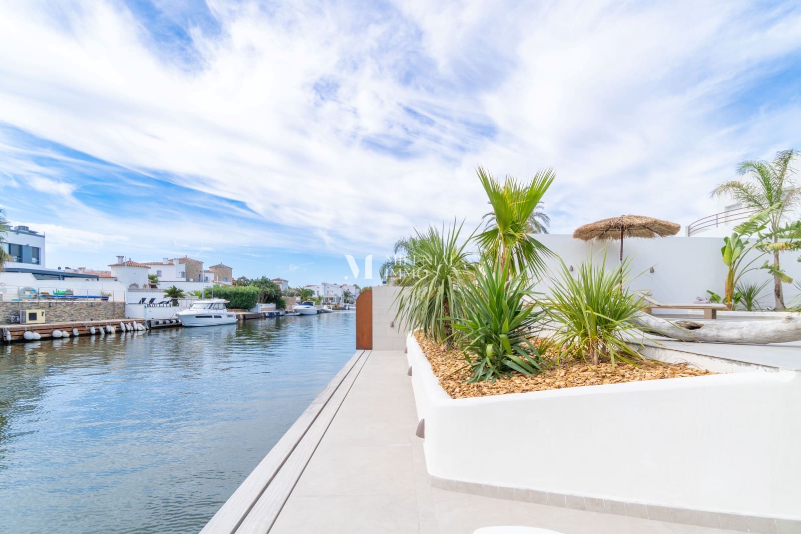 4 quarto Casa em Banda para venda em Empuriabrava com piscina garagem - 1 890 000 € (Ref: 10034279)