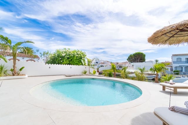4 quarto Casa em Banda para venda em Empuriabrava, Castelló d'Empúries com piscina garagem - 1 890 000 € (Ref: 10034279)
